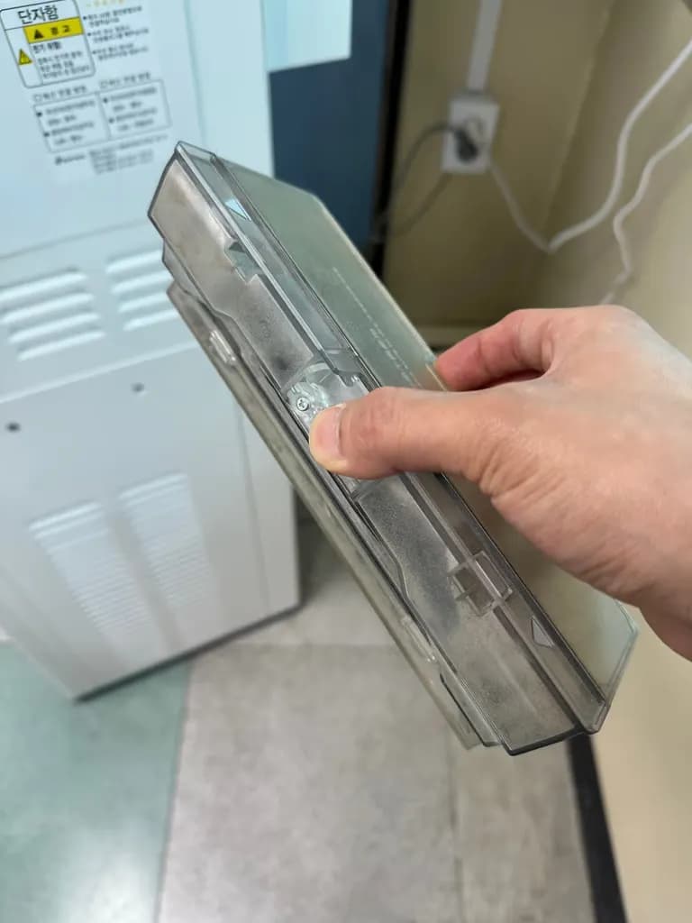 学校の教室でロボット掃除機を使う-2