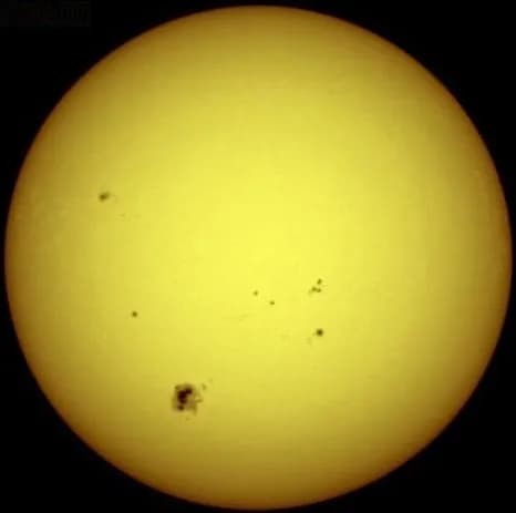 光学深度与边缘渐暗 (limb darkening)-1