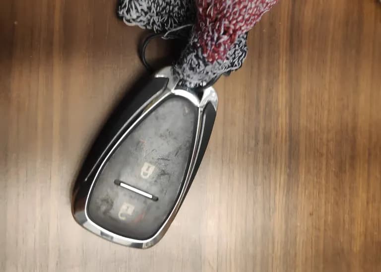 Cómo reemplazar la batería (pila) del smart key de Chevrolet-1