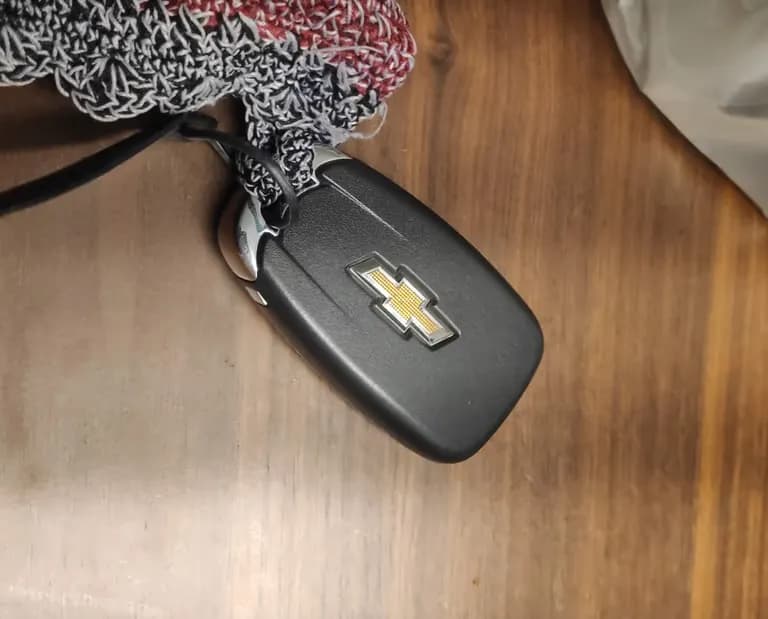 Cómo reemplazar la batería (pila) del smart key de Chevrolet-2