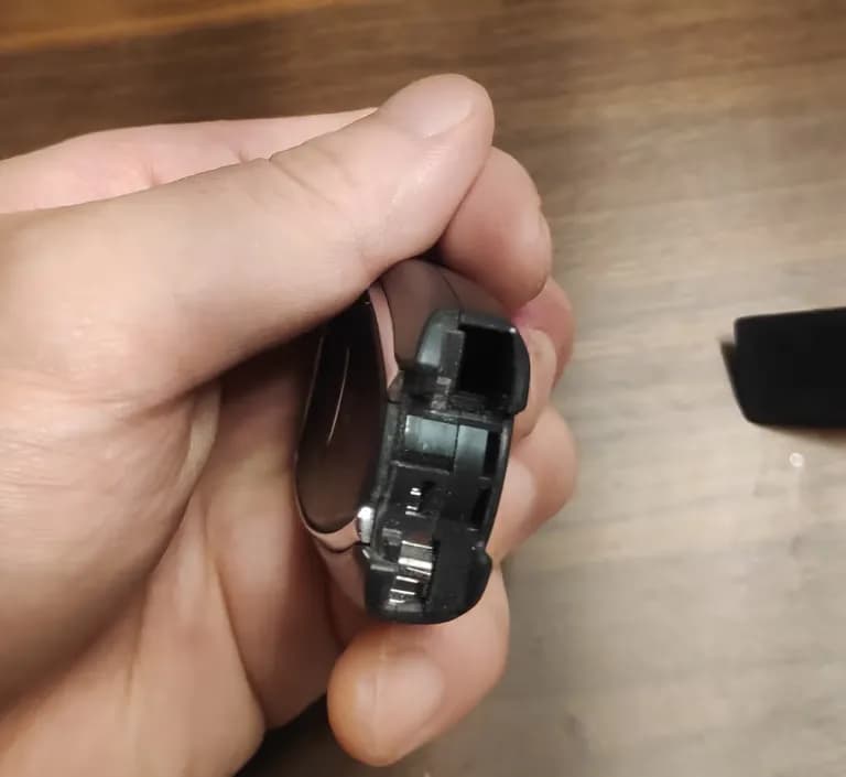 Cómo reemplazar la batería (pila) del smart key de Chevrolet-5