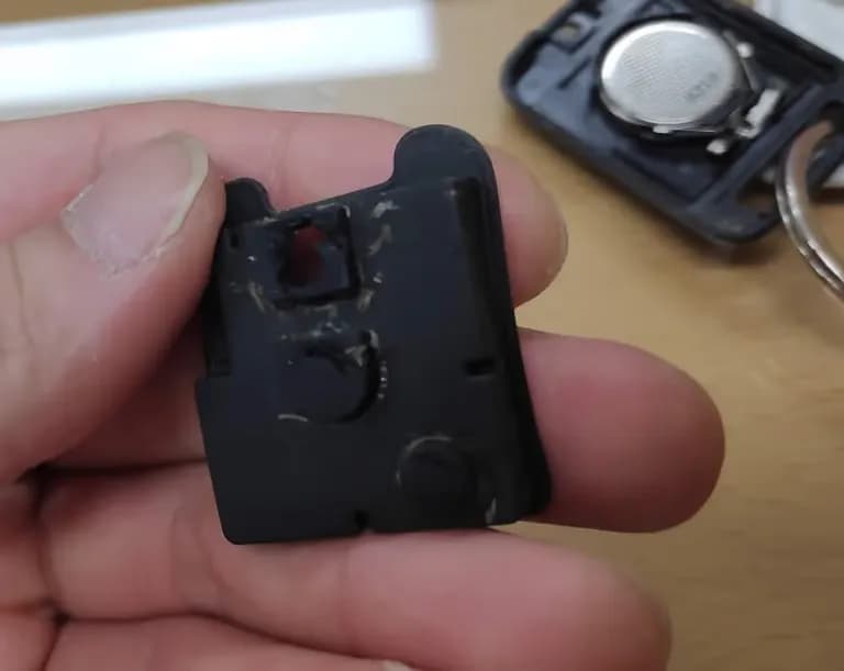 Reparación de la Llave de Control Remoto del Coche SM3 (modelo 2010)-1