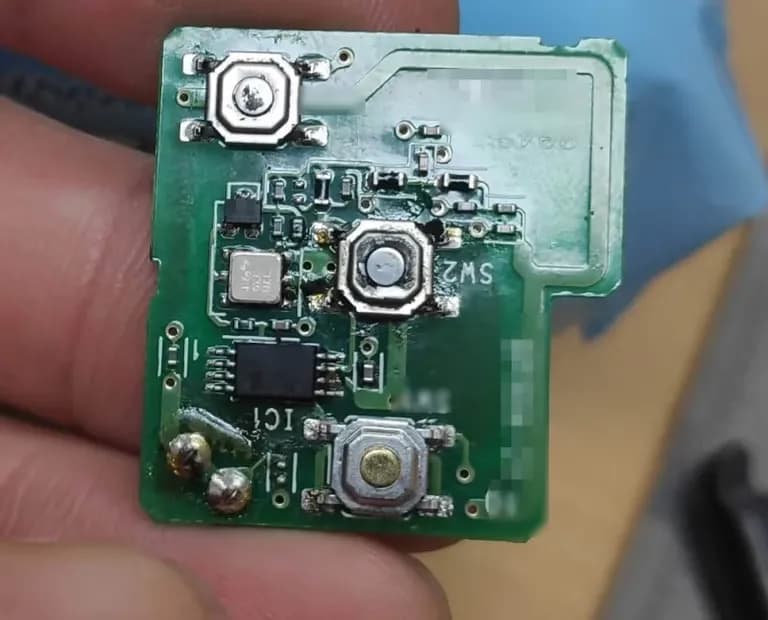 Reparación de la Llave de Control Remoto del Coche SM3 (modelo 2010)-7