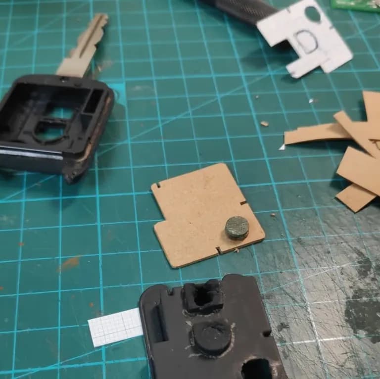 Reparación de la Llave de Control Remoto del Coche SM3 (modelo 2010)-10