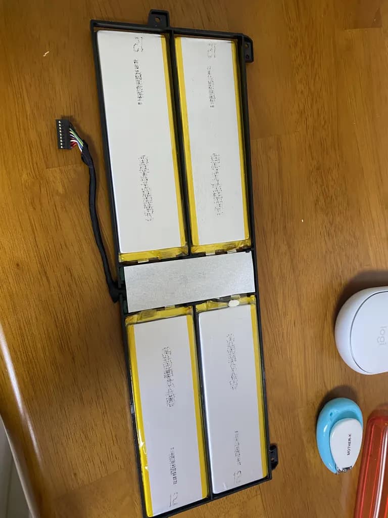 MSI PS42 8RB Revisión de Reemplazo de Batería de Portátil-12