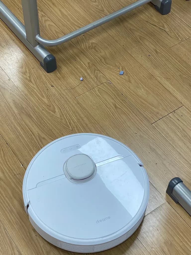 Probé un robot aspiradora en el aula de la escuela-6