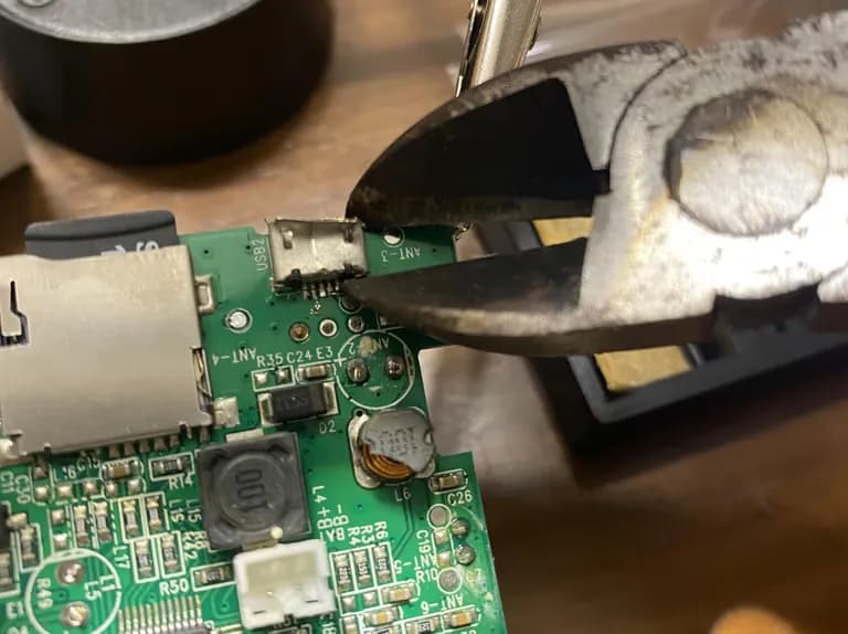 Reparación del Britz BA-C1 Plus con conector micro USB de 5 pines - Cambiándolo a tipo USB‑C-6