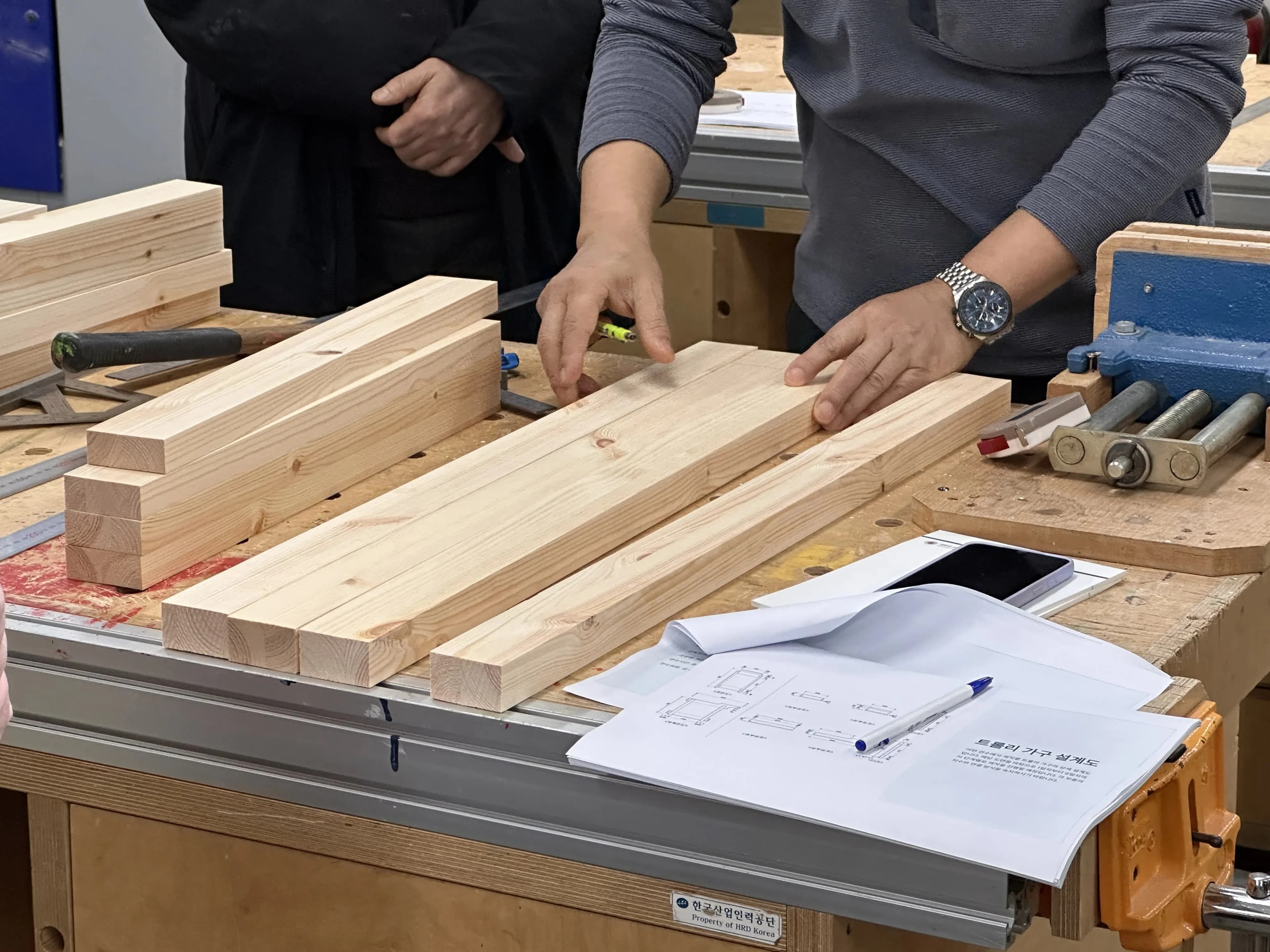 Reseña del curso de formación en un área especial de la Agencia Global para el Fomento de Habilidades (GIFA) - Formación en carpintería-26